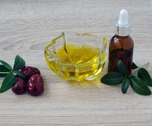 Leczy trądzik, łuszczycę i regeneruje skórę. Kosztuje 13 zł i kupisz go w drogerii 