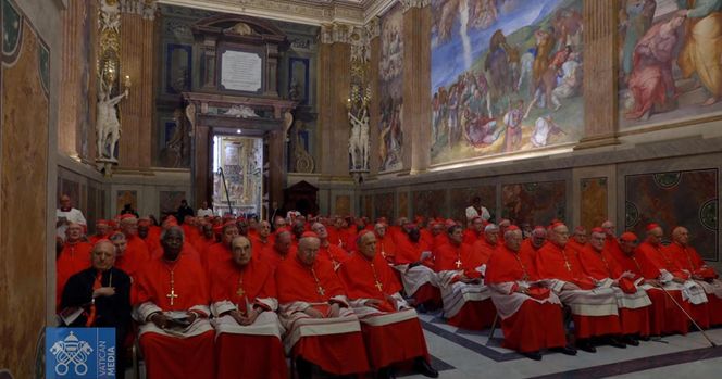 Z OSTATNIEJ CHWILI: Rozpoczęło się konklawe 2025 – kardynałowie złożyli przysięgę w Kaplicy Sykstyńskiej