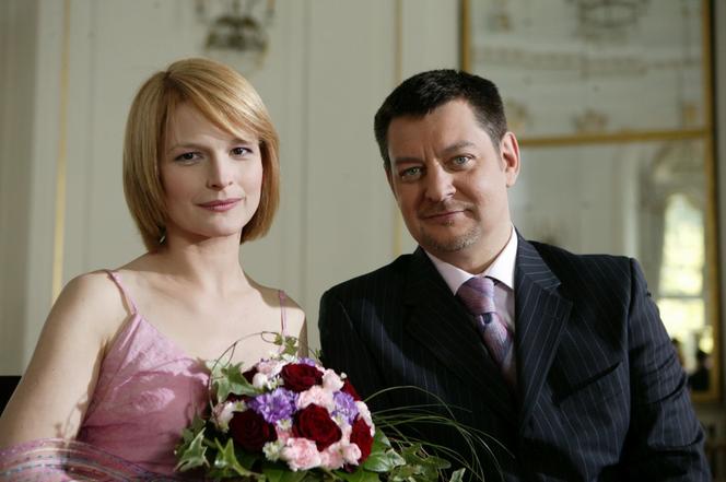M jak miłość odc. 352. Norbert Wojciechowski (Mariusz Sabiniewicz), Marta (Dominika Ostałowska) biorą ślub