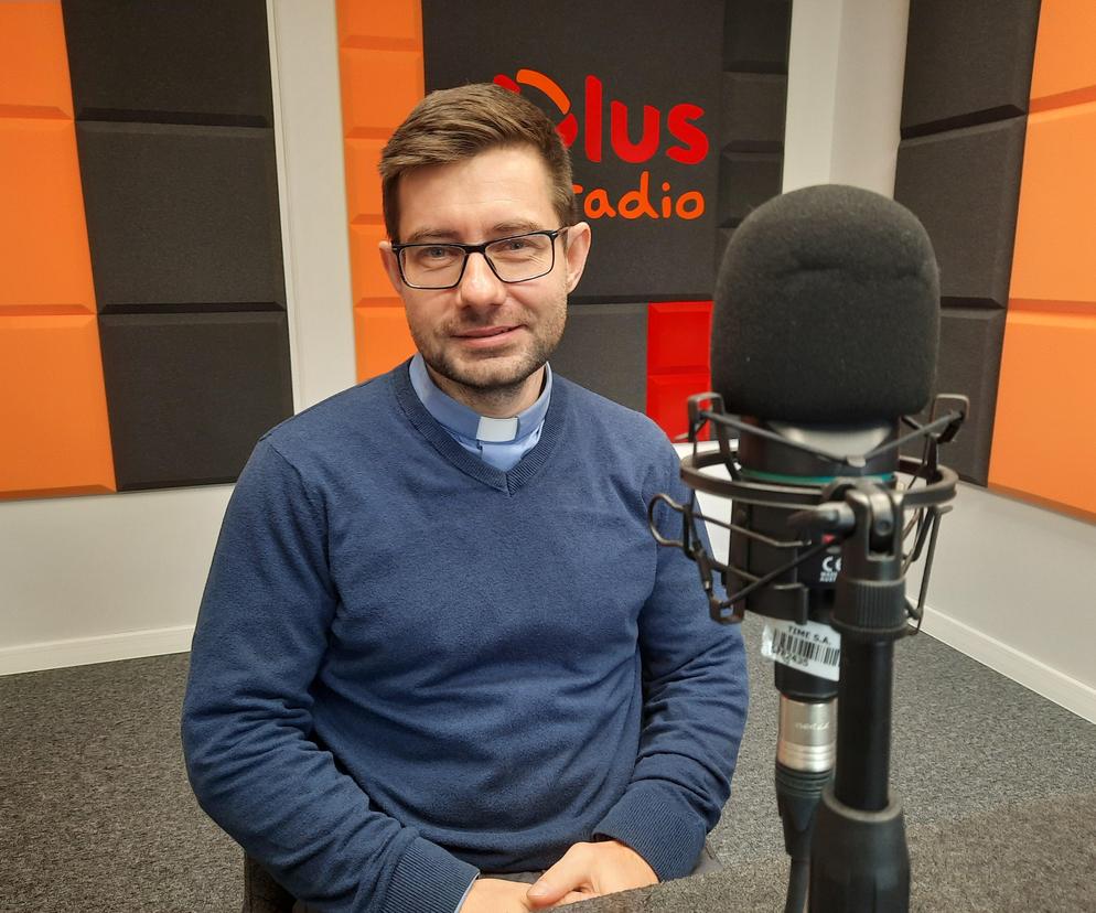 ks. Tomasz Zabielski, wikariusz w parafii pw. Miłosierdzia Bożego w Kołobrzegu