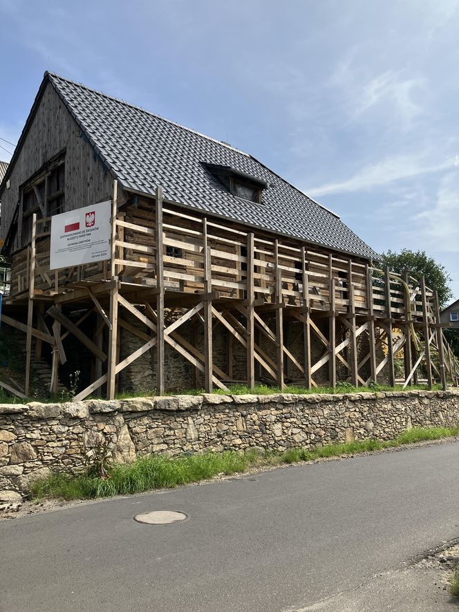 Giebułtów p/Mirskiem - Dom Tetzla remont Drużyna Ciesielska Rębarz