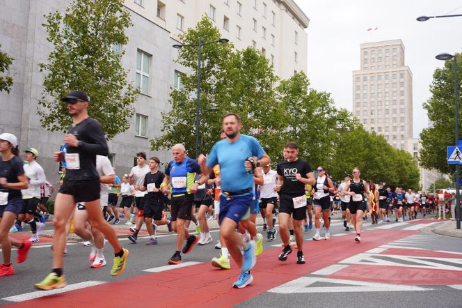 Uczestnicy Maratonu Warszawskiego 2025