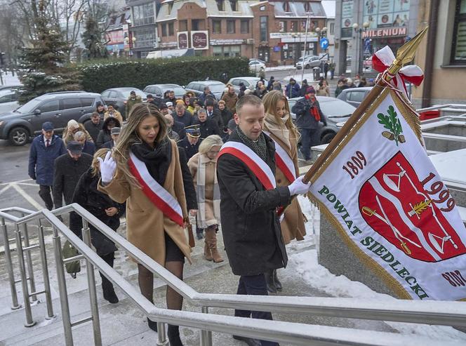 Na nowym sztandarze powiatu siedleckiego widnieje m.in. herb tego regionu