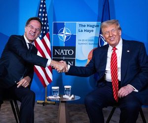 Donald Trump i Marka Rutte na szczycie NATO w Hadze