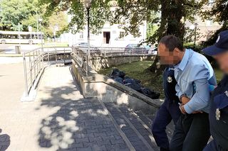 Ukradł nóż i zaźgał człowieka. Dariusz J. usłyszał zarzuty