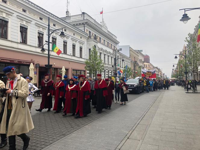 Pochód studentów ulicą Piotrkowską