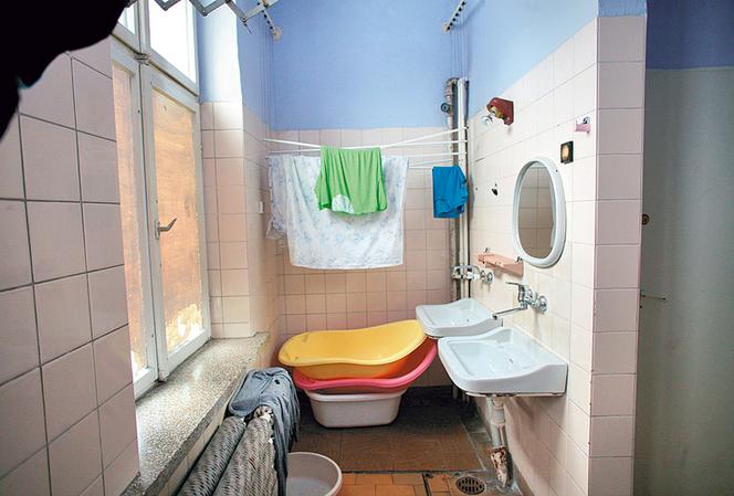 To jest chore! Luksusy dla bestii, ciasnota dla samotnych matek