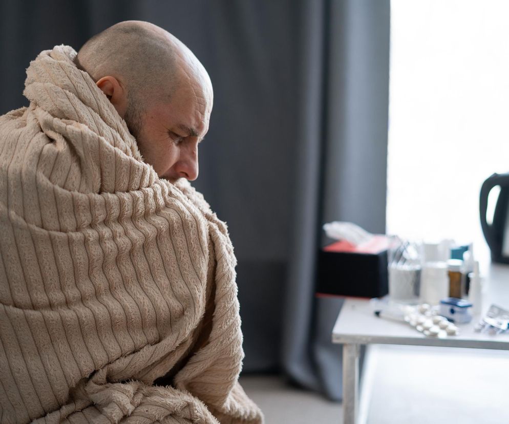 Trząsł się z zimna i myślał, że ma grypę. Okazało się, że to zaawansowany rak jelita grubego