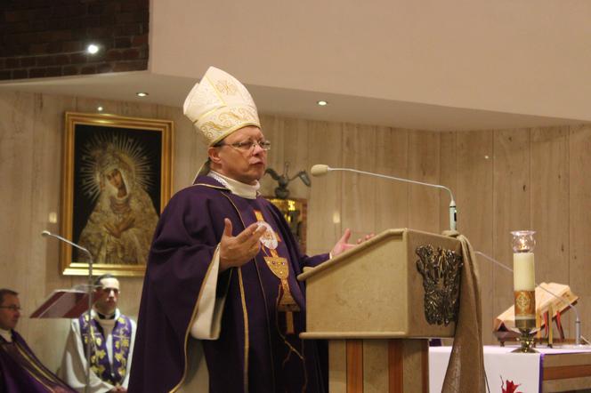 Abp Grzegorz Ryś: parafia św. Faustyny i Łódzka Droga Krzyżowa