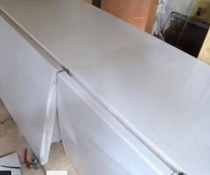 Celestynów. Nastolatkowie zdemolowali cudzy dom. Wyrzucili nawet telewizor przez okno [ZDJĘCIA]