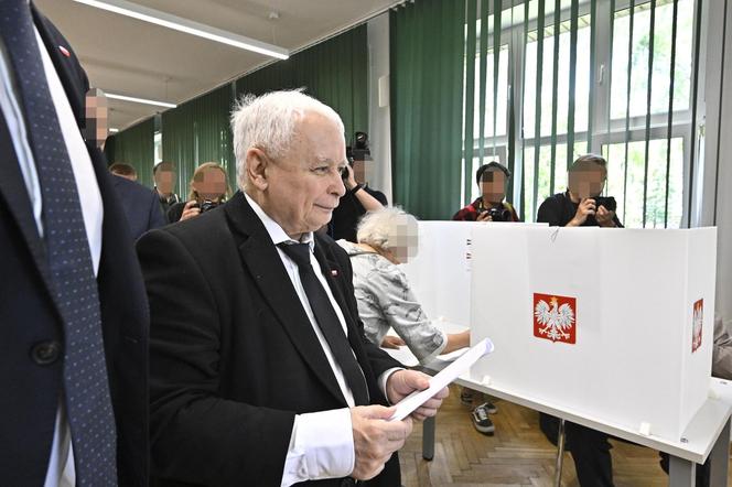 Jarosław Kaczyński głosuje w wyborach do europarlamentu