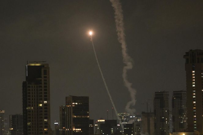 Wojna Izrael - Iran wchodzi w nowy etap. Mieszkańcy uciekają do schronów przed atakami rakietowymi