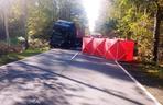 Koszmarny wypadek w Katowicach. Kobieta wjechała wprost pod ciężarówkę z węglem
