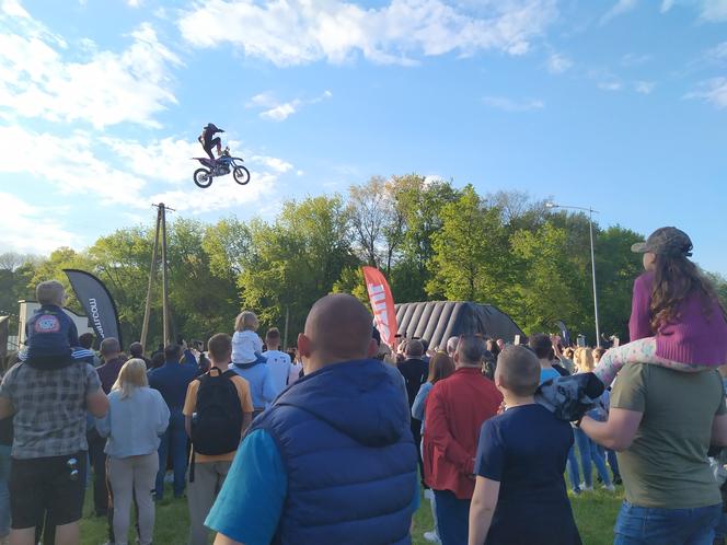 Koncerty i pokazy Freestyle Motocross w Siedlcach podczas MotoWiosny rozgrzały serca mieszkańców