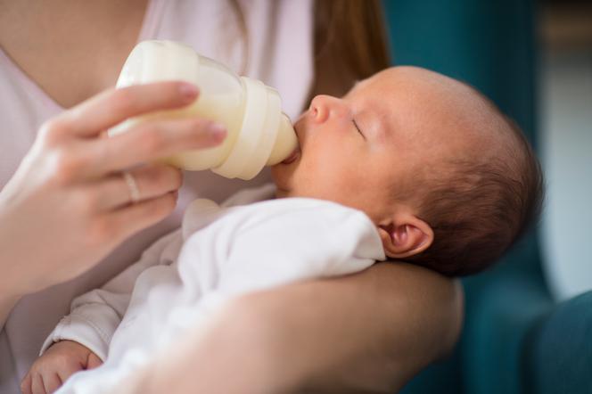 Jak wzmocnić odporność niemowlaka karmionego mlekiem modyfikowanym?