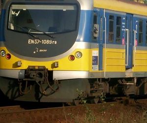 Tragiczny wypadek na peronie w Gdańsku. 86-latek wpadł pod SKM i stracił rękę