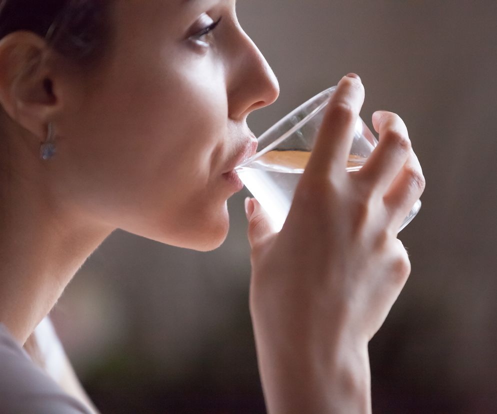 Masz nadciśnienie? Tyle wody powinieneś pić