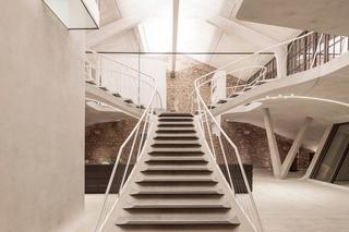 Loft w Hali Czołgów