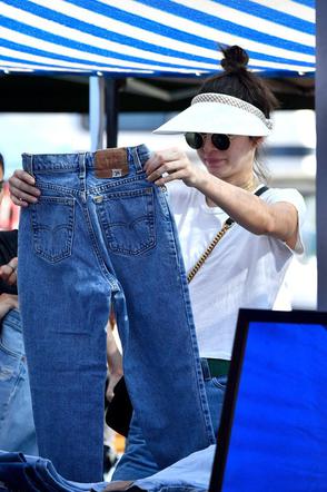 Kendall Jenner robi zakupy na pchlim targu