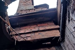 Dramatyczna noc w Piekarach Śląskich. Mieszkanie pani Ireny i jej córeczki doszczętni zniszczone