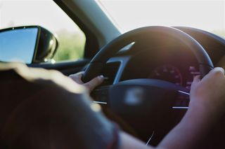 Ukradł auto, bo chciał do dziewczyny! Gorące uczucie skończy się więzieniem