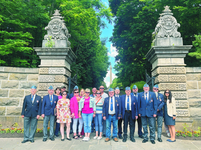 Cześć ochotnikom Błękitnej Armii