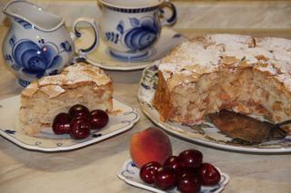 Puszyste ciasto z jabłkami: idealne na podwieczorek i nie tylko