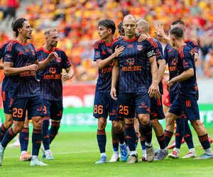 Ekstraklasa: Jagiellonia – Termalica. Szok w Białymstoku, beniaminek rozbił w pył pucharowicza. Ale nie wszyscy wśród gości się cieszyli
