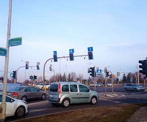 Na skrzyżowaniu ulic 26 Kwietnia, Derdowskiego i Taczaka uruchomiono system RedLight3