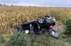 Śmiertelny wypadek pod Kutnem. Kierujący BMW dachował na prostym odcinku drogi [ZDJĘCIA]