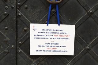 Strajk ochroniarzy w Muzeum Gdańsk. Nie otrzymują pensji i nie mają odprowadzanych składek 
