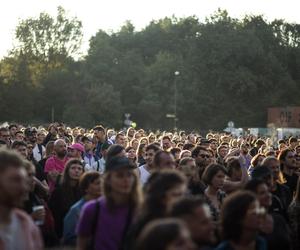 2. Dzień OFF Festivalu w Katowicach: Wzruszenie Edyty Bartosiewicz, niezapomniany koncert Grace Jones