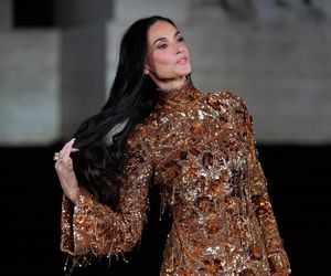 Demi Moore zachwyca na czerwonym dywanie. 63-latka w świetnej formie