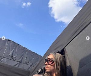 Michał Szpak przyłapany bez spodni za kulisami koncertu. Tego nie pokazali w TV!