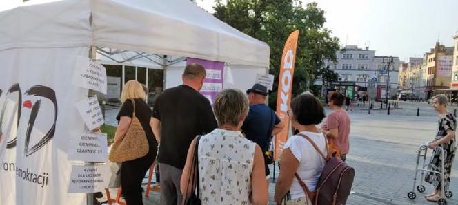 Opole. Mieszkańcy piszą listy do Czarnka! Miłość wylewa się ze stron! [ZDJĘCIA]