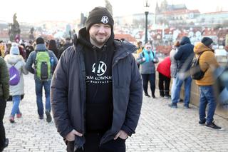 Adam Kownacki w Pradze na moście Karola