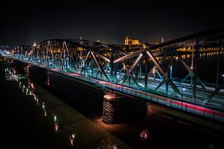 Nowy stary most im. Piłsudskiego w Toruniu. Nocna sceneria zachwyca