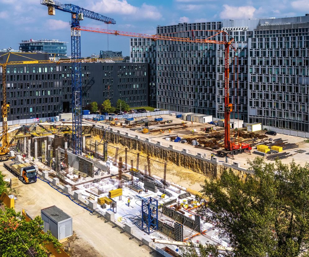 1 | Działka po wyburzonym biurowcu Curtis Plaza, przy ul. Wołoskiej 18. Powstanie na niej najprawdopodobniej akademik