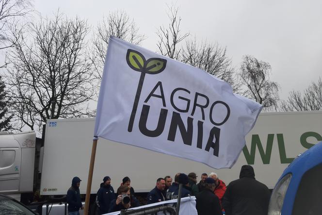 Strajk rolników w Warszawie 23.02. Protestują w związku ze wzrostem cen! [WIDEO]