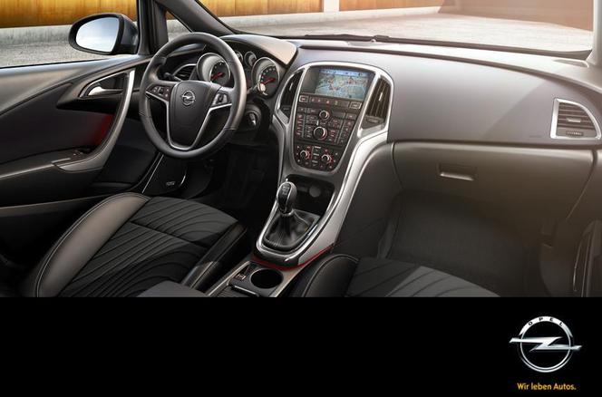 Opel Astra Sedan - wnętrze