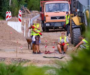 Kierowcy tkwią w korkach, robotnicy się śmieją. Sielankowy nastrój podczas remontu