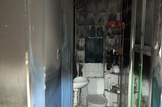 Spaliło się mieszkanie schorowanej pani Agnieszki i jej syna. Nie mają nic, śpią u sąsiadki 