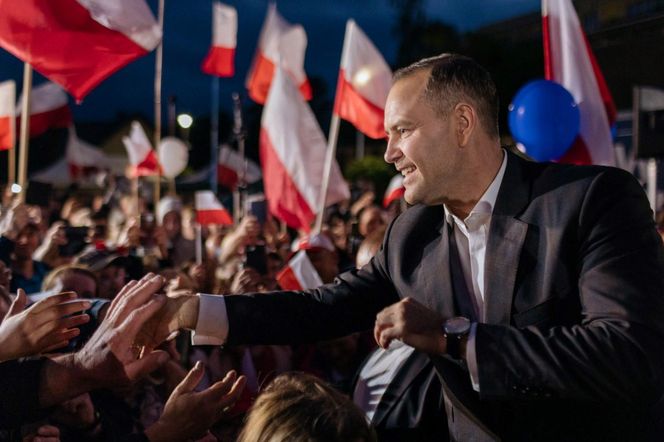 Świętokrzyskie wsie matecznikiem Nawrockiego. Walka "na żyletki" w większych miastach!