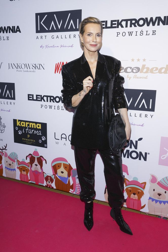 Seksowna Paulina Smaszcz kusi w bieliźnie. Internautka: "Ta rywalizacja z Cichopek odbiera godność"