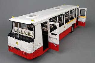 Model Autosanu z klocków LEGO