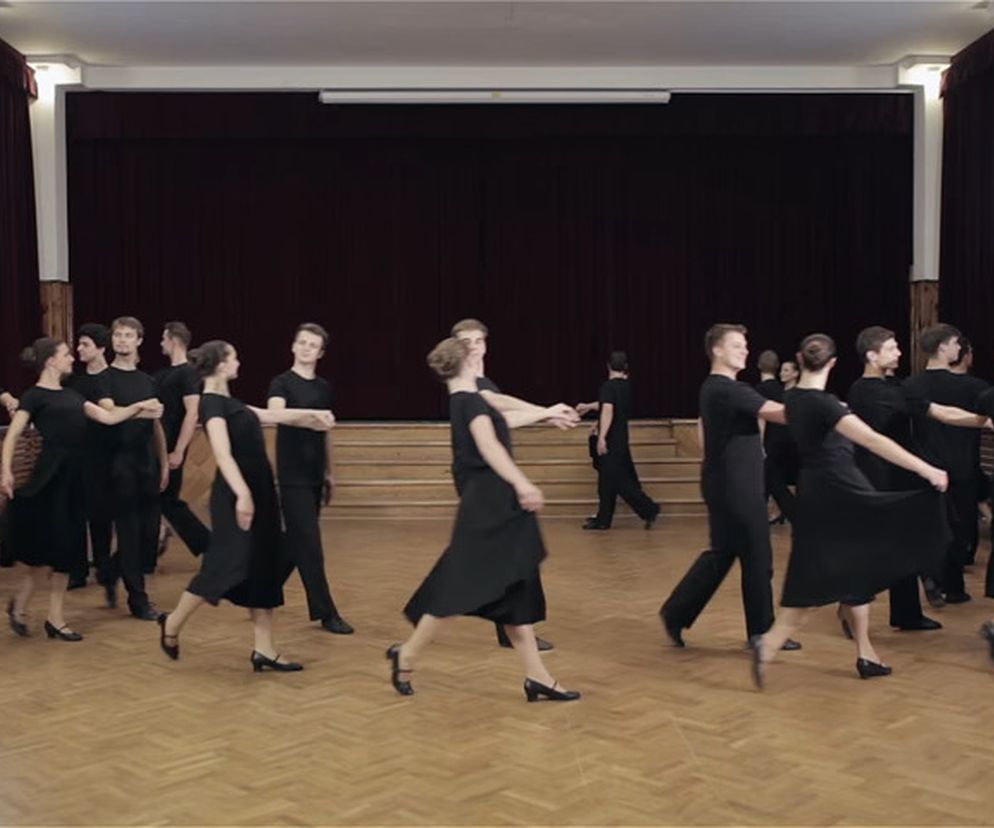 Polonez – historia, kroki i figury w polonezie [WIDEO]