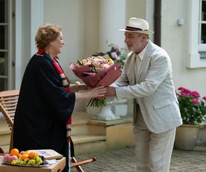 Barwy szczęścia odc. 3084. Józefina Rawiczowa (Elżbieta Jarosik), Andrzej Ostoja-Modrzejewski (Leon Charewicz) 