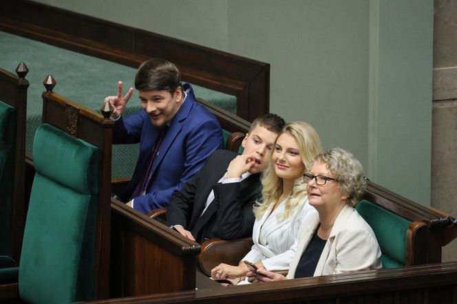 Rodzina Karola Nawrockiego na zaprzysiężeniu 