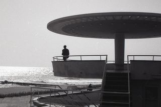 To 70-kilometrowe wybrzeże było architektonicznym laboratorium napędzanym marzeniami. Wystawa Czarnomorska utopia 1955-1989 poleca się na lato