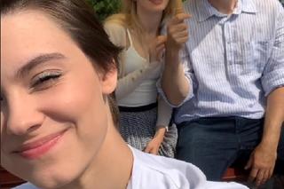 Na dobre i na złe po wakacjach 2023. Blanka (Pola Gonciarz), Paulina Gałązka (Dominika) i Filip Bobek (Marcin) na planie